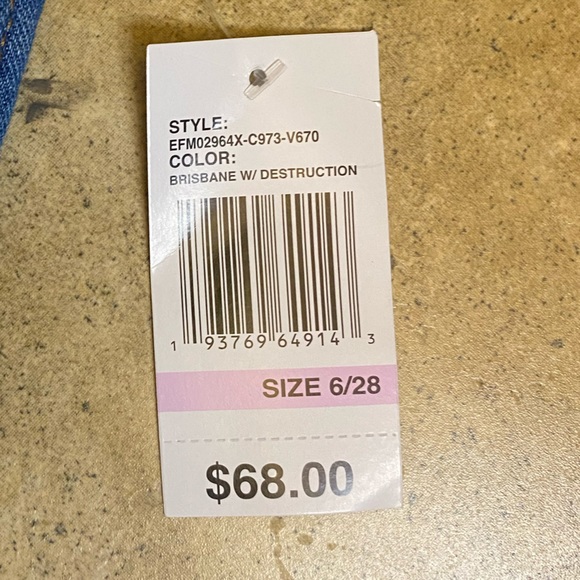 Kensie Jeans, Brisbane with destruction, The wide leg. Size 28/6 - Picture 4 of 4